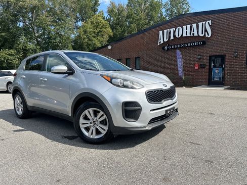 Used 2018 Kia Sportage LX image 32