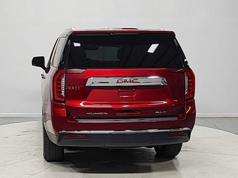 Used 2022 GMC Yukon SLT w/ SLT Luxury Package AWD/4WD image 6