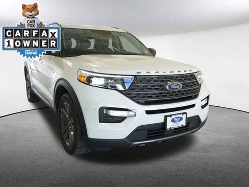 Used 2023 Ford Explorer XLT w/ Equipment Group 202A AWD/4WD image 17