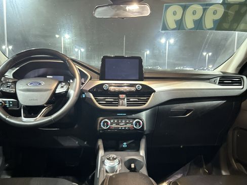 Used 2022 Ford Escape SEL image 17