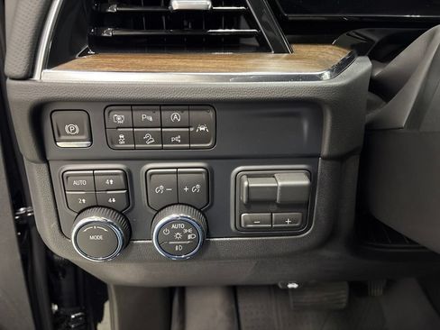 Used 2026 Chevrolet Tahoe High Country w/ Sun And Tow Package AWD/4WD image 25