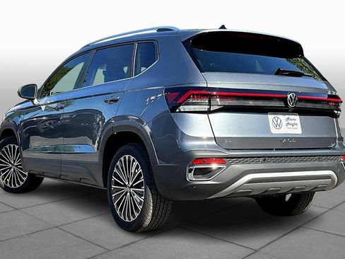 New 2025 Volkswagen Taos SE FWD image 12