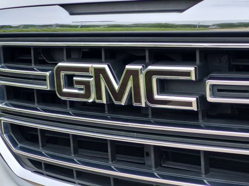 Used 2018 GMC Sierra 1500 SLE w/ SLE Value Package AWD/4WD image 12