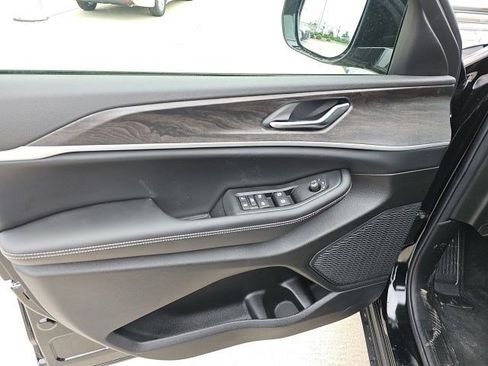 New 2026 Jeep Grand Cherokee Altitude AWD/4WD image 20