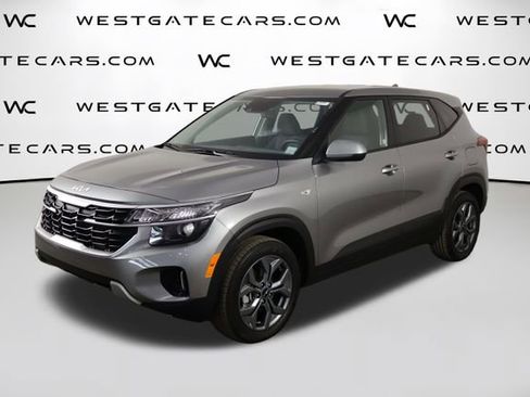 Used 2026 Kia Seltos LX FWD image 1