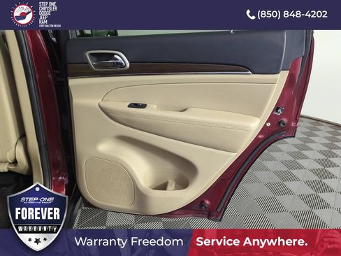 Used 2017 Jeep Grand Cherokee Limited RWD image 29