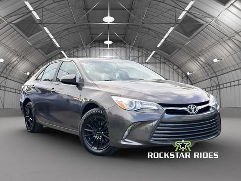 Used 2016 Toyota Camry LE FWD image 12