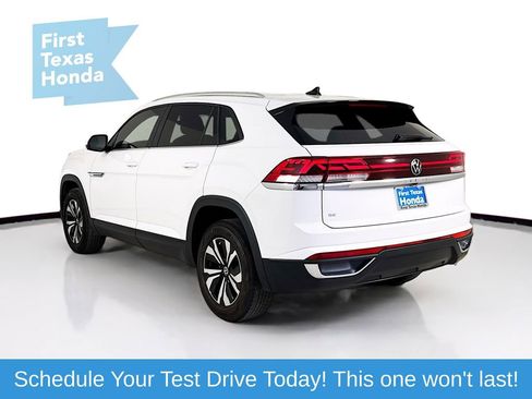 Used 2024 Volkswagen Atlas Cross Sport SE image 5