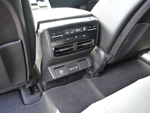 Used 2022 Acura MDX SH-AWD image 17