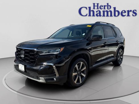 Used 2023 Honda Pilot Touring image 10