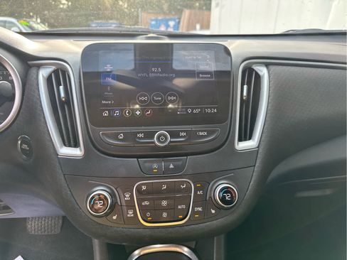 Used 2022 Chevrolet Malibu LT image 26