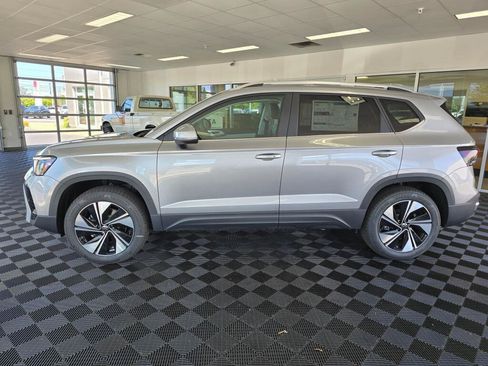 New 2026 Volkswagen Taos SE AWD/4WD image 6