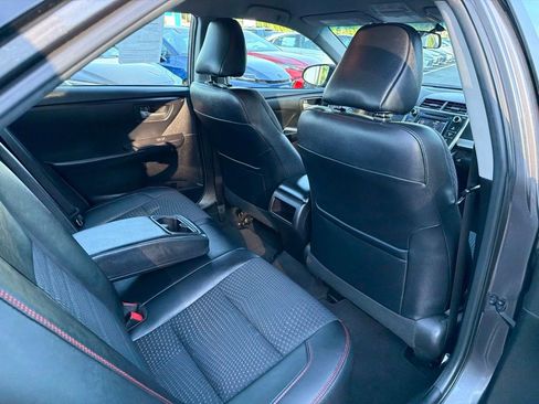 Used 2015 Toyota Camry SE FWD image 12