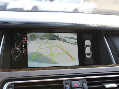 Used 2014 BMW 750Li image 23