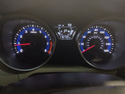 Used 2014 Hyundai Elantra SE FWD image 23