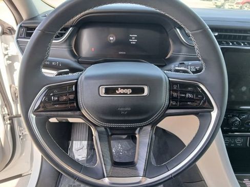 Used 2023 Jeep Grand Cherokee L Overland AWD/4WD image 31