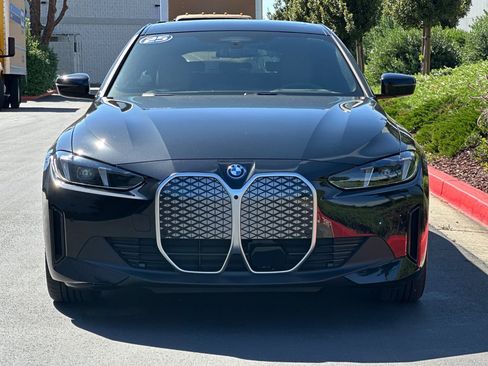 Used 2025 BMW i4 eDrive40 image 10