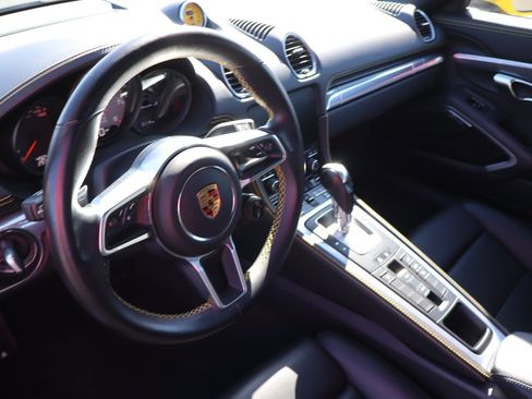 Used 2023 Porsche 718 Boxster S RWD image 11