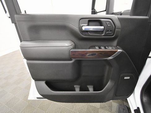 Used 2022 GMC Sierra 3500 SLT w/ SLT Premium Package image 13