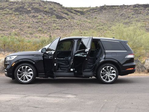 Used 2020 Lincoln Aviator Grand Touring w/ Equipment Group 302A AWD/4WD image 7
