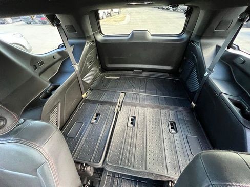 Used 2022 Chevrolet Tahoe RST w/ Luxury Package image 23