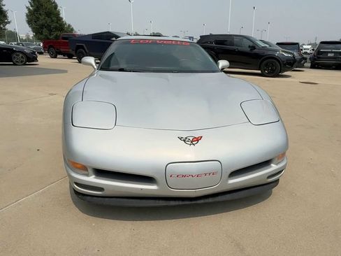 Used 1999 Chevrolet Corvette Coupe w/ Memory Pkg RWD image 3