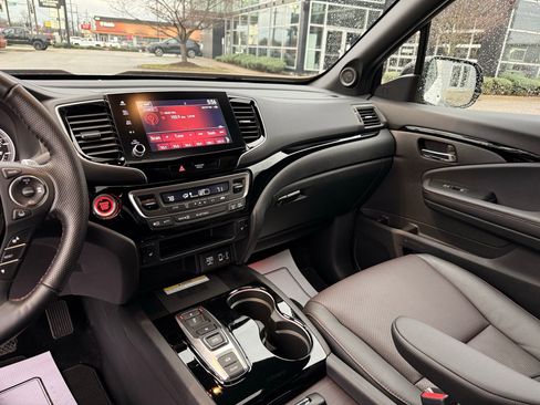 Used 2023 Honda Ridgeline Black Edition image 44