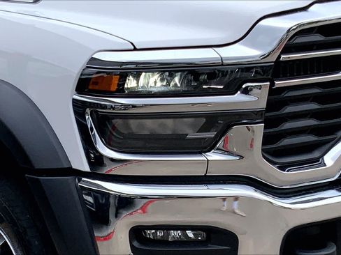 New 2026 RAM 5500 Tradesman w/ Chrome Appearance Group AWD/4WD image 11