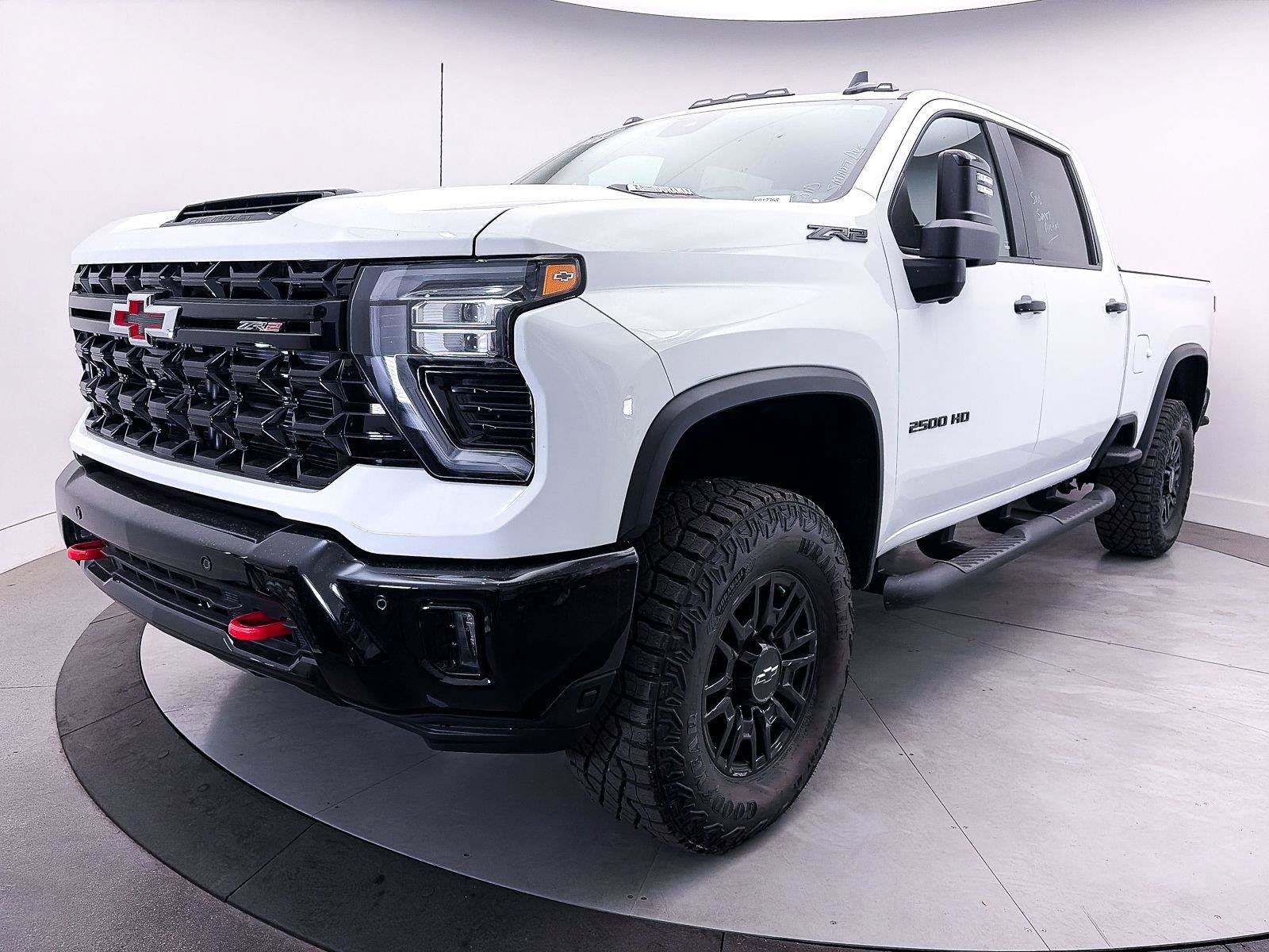 Used 2025 Chevrolet Silverado 2500 ZR2 w/ Technology Package AWD/4WD image 18