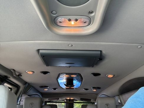 Used 2016 Chevrolet Express 2500 RWD image 9