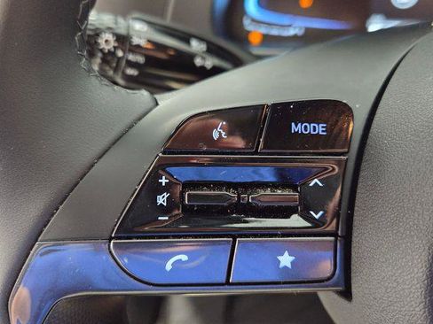 New 2025 Hyundai Elantra Sport FWD image 23