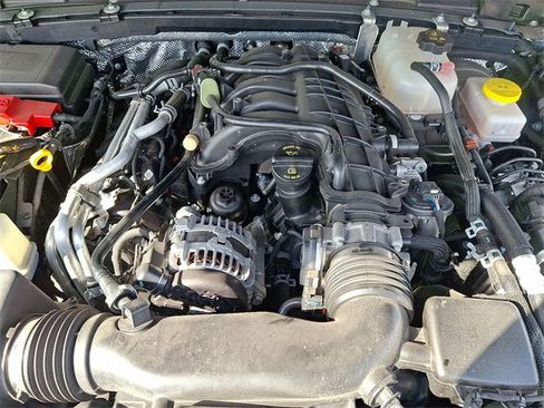 Used 2025 Jeep Wrangler Willys image 23