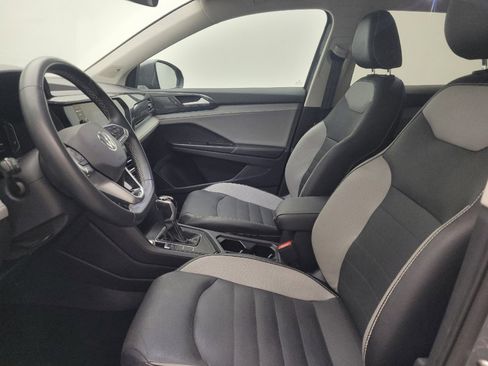 Used 2022 Volkswagen Taos SEL w/ Panoramic Sunroof Package FWD image 17