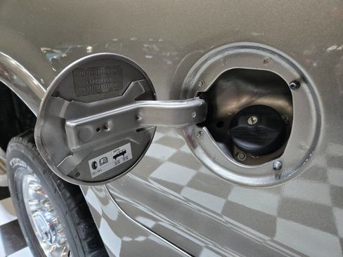 Used 2004 Ford Excursion Limited image 27