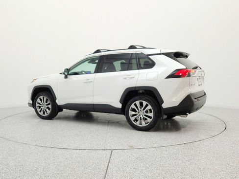 Used 2023 Toyota RAV4 XLE Premium FWD image 8