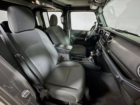 Used 2022 Jeep Gladiator Sport image 23