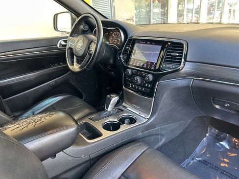 Used 2019 Jeep Grand Cherokee Limited w/ Luxury Group II image 24