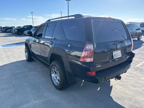 Used 2005 Toyota 4Runner SR5 w/ Preferred Accessory Pkg RWD image 3