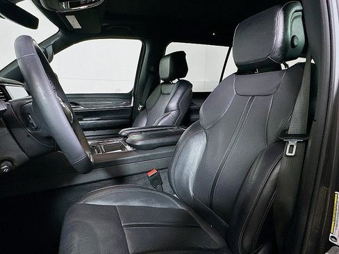 Used 2022 Jeep Wagoneer Series II w/ Premium Group I image 11