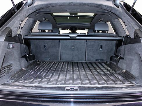 Used 2021 Audi SQ7 Prestige image 31