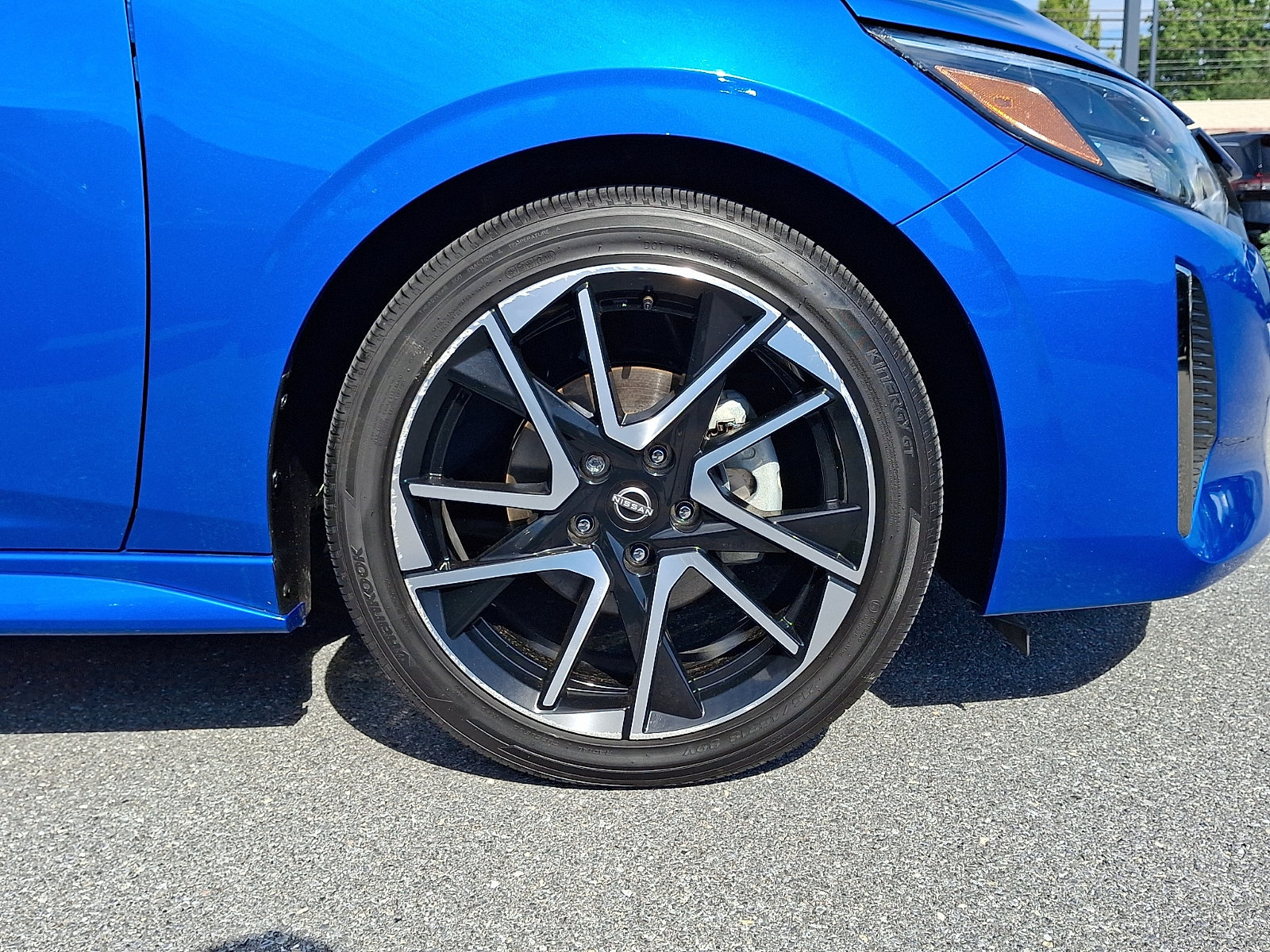 Certified 2025 Nissan Sentra SR w/ SR Premium Package FWD image 9