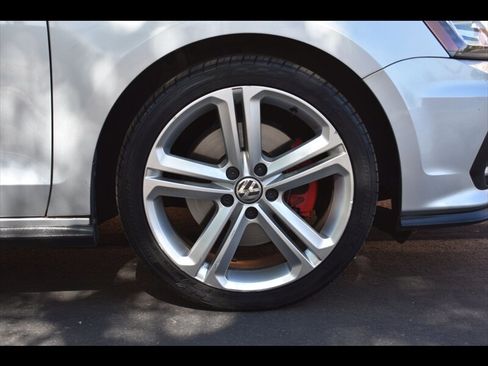 Used 2016 Volkswagen Jetta GLI SEL FWD image 37