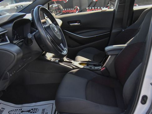 Used 2024 Toyota Corolla SE w/ SE Package image 17