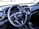 Used 2021 Chevrolet TrailBlazer LT image 2