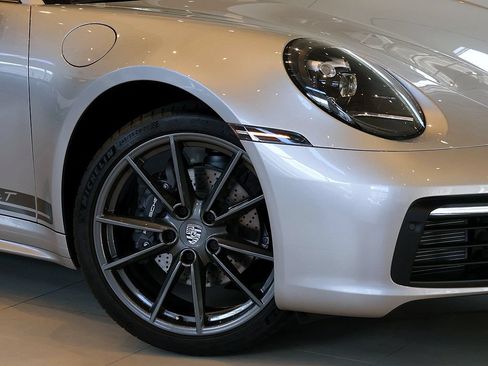 Used 2023 Porsche 911 Carrera T RWD image 41
