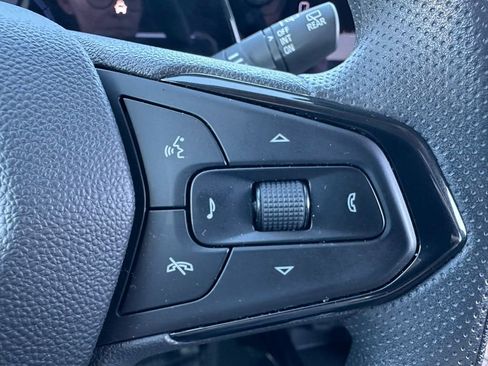 Used 2025 Chevrolet Trax LT FWD image 26