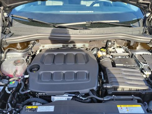 New 2026 Volkswagen Tiguan SE image 16