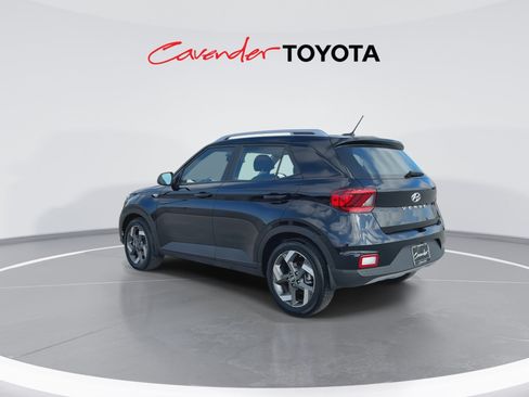 Used 2024 Hyundai Venue SEL FWD image 6