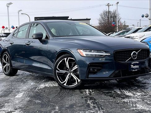 Used 2024 Volvo S60 B5 Plus image 32