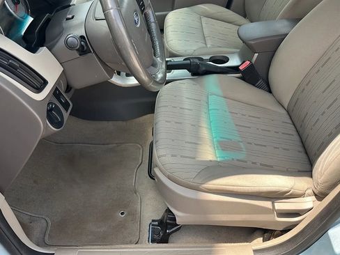 Used 2008 Ford Focus SE image 3